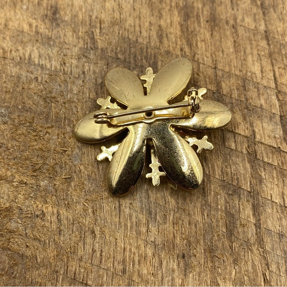 Vintage Gold-Tone Snowflake Pin Brooch - Picture 2 of 3